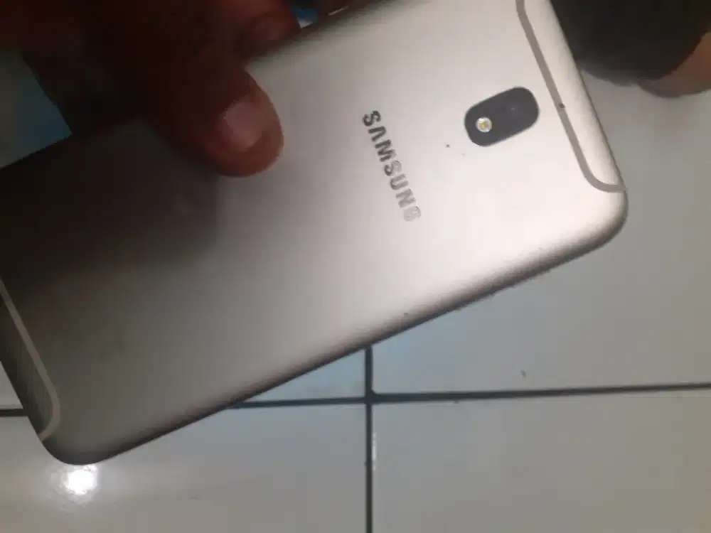 Samsung j7pro ram 3/32 /NFC mlus