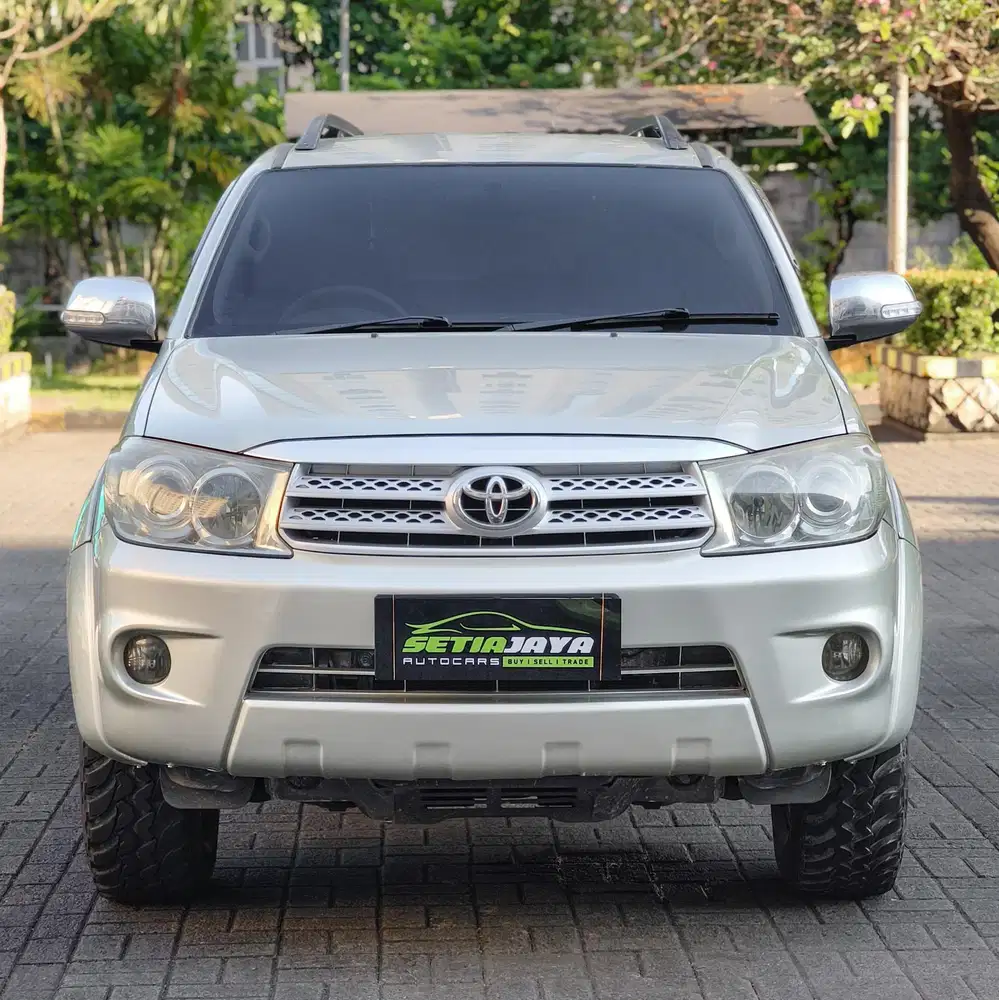 Toyota fortuner G 2500cc matic 2009