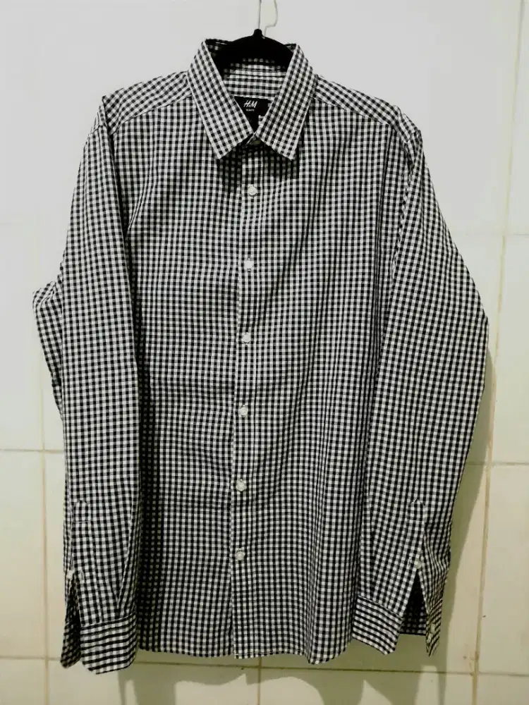 H&M kemeja pria M slimfit Minus noda tinta