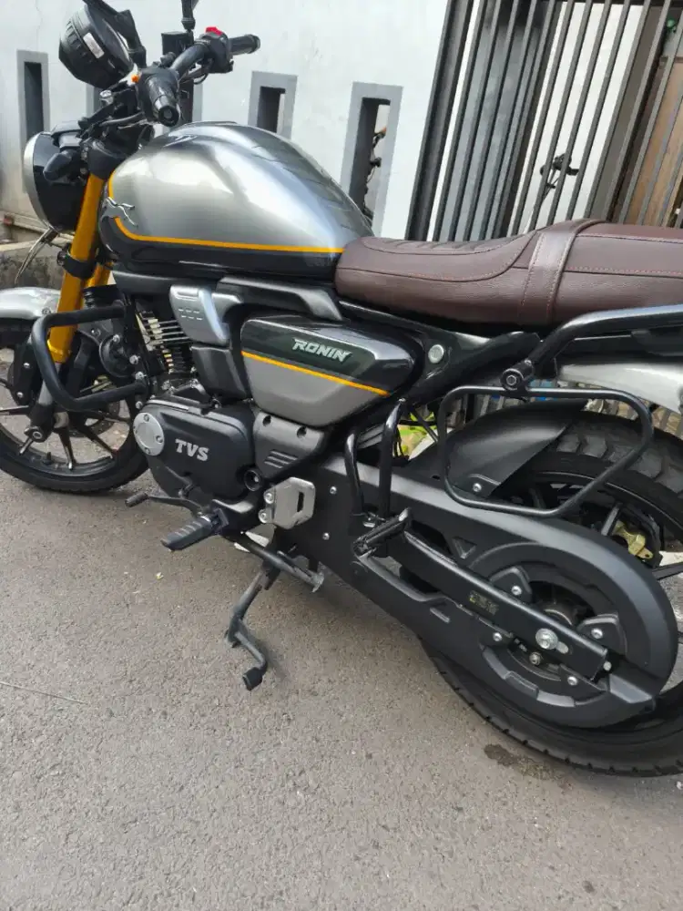 Di jual motor TVS RONIN TD tahun 2024