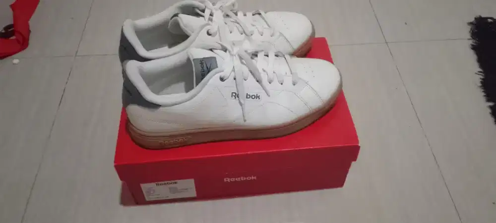 Sepatu reebok ori casual white