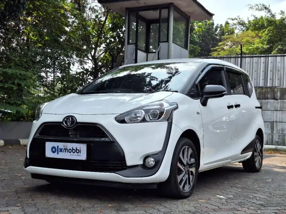 KM Rendah - Toyota Sienta 1.5 V Bensin-MT 2019