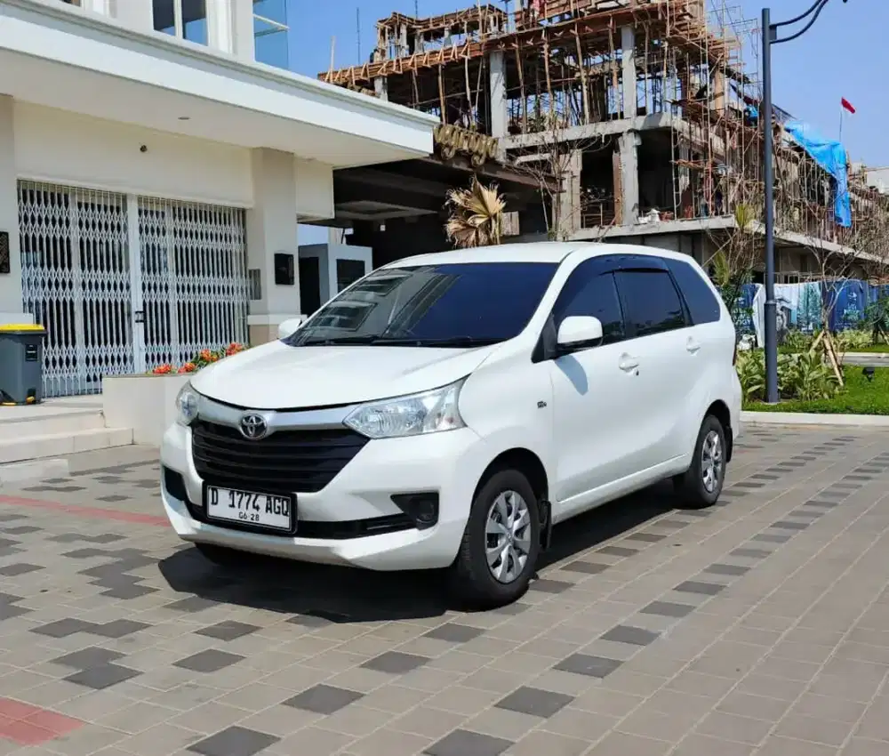 Grand Avanza E 1.3 MT 2018 White