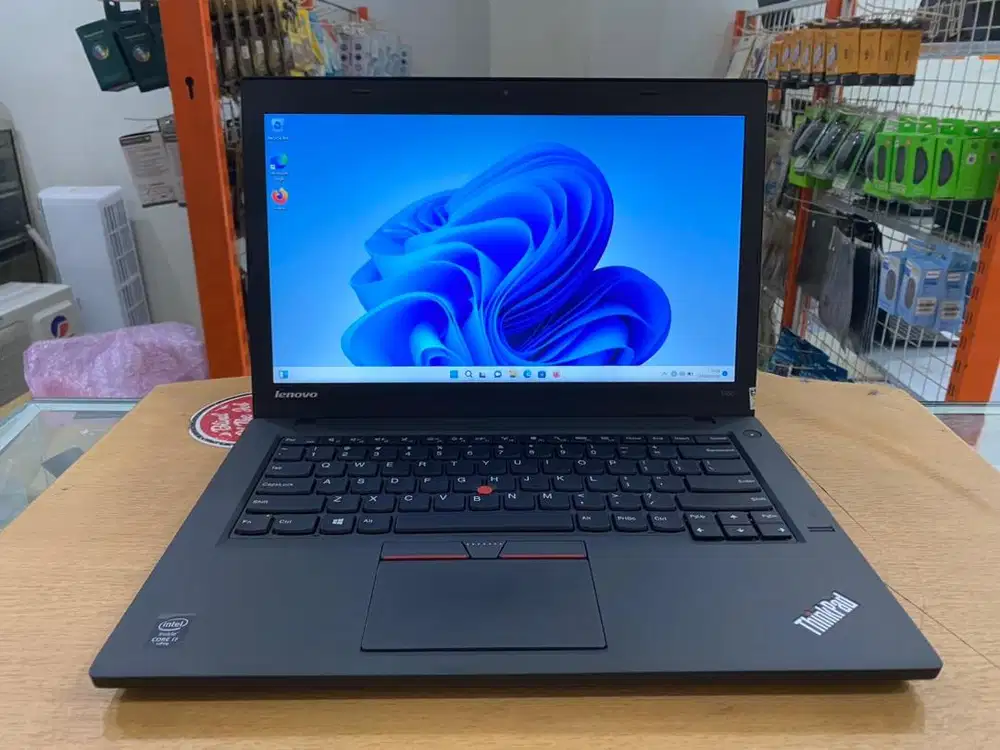 Lenovo ThinkPad T450 Core i7 Ram 8GB SSD 128GB Slim Mulus Bergaransi