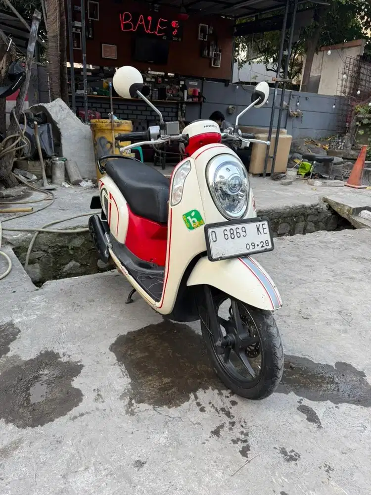 HONDA SCOOPY FI 2013 PLAT D
