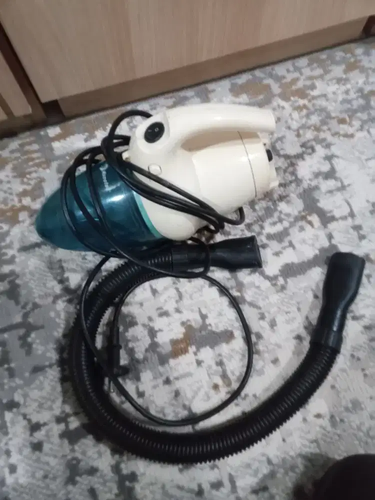 Vacum cleaner tangan
