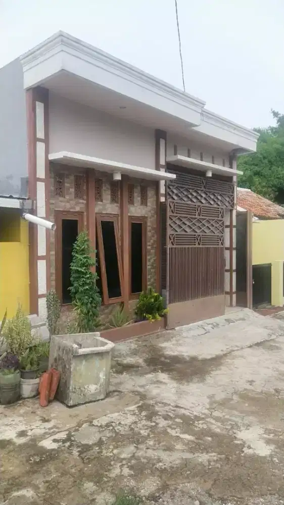 Dijual cepat rumah plus barangnya di perumahan akses mobil