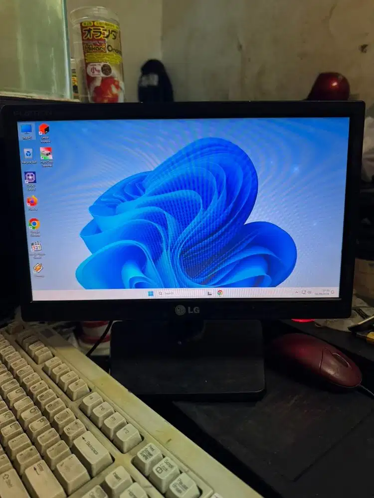 cpu only msi H61 ram 4gb hardis 500gb.