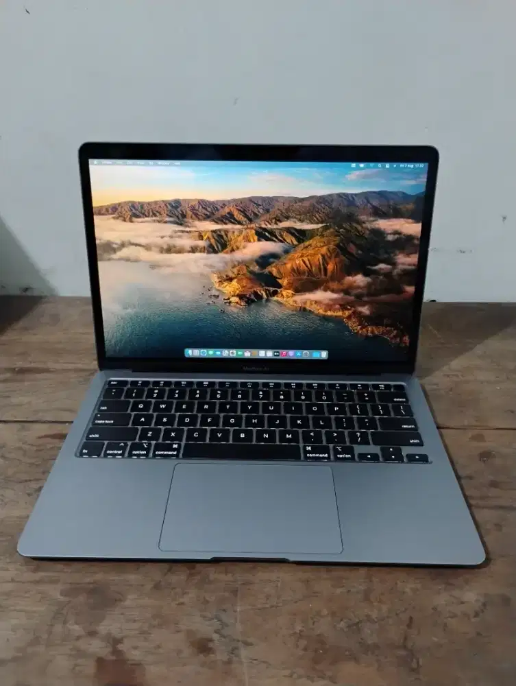 Macbook Air 13 Inch 2020 i3 8gb/128gb
