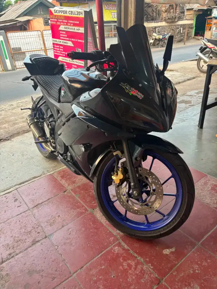 Yamaha R15 2015 V2
