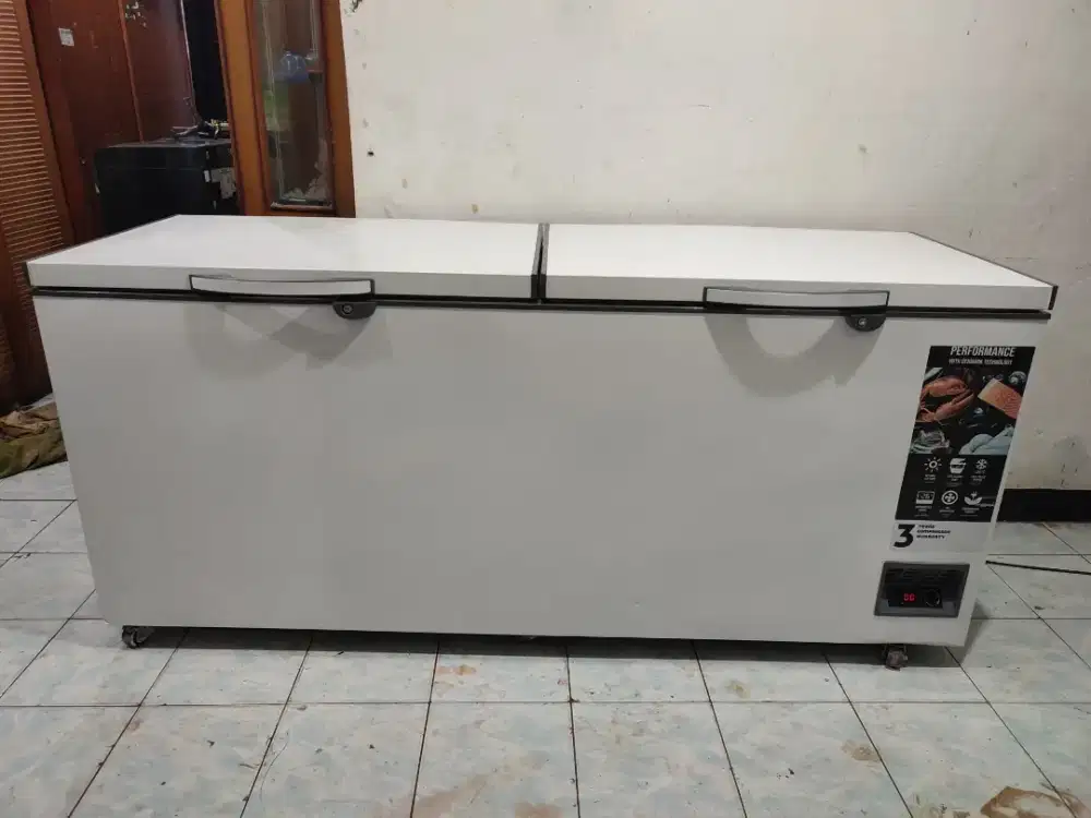 Freezer gea 715 liter