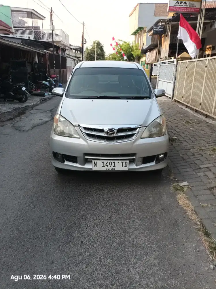 Xenia  Li masih terawat