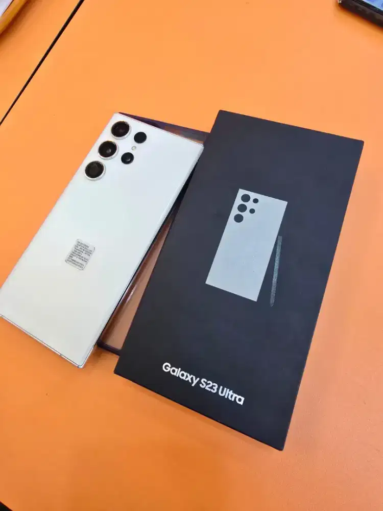 Samsung S23 ultra 12/256 Gb - Putih