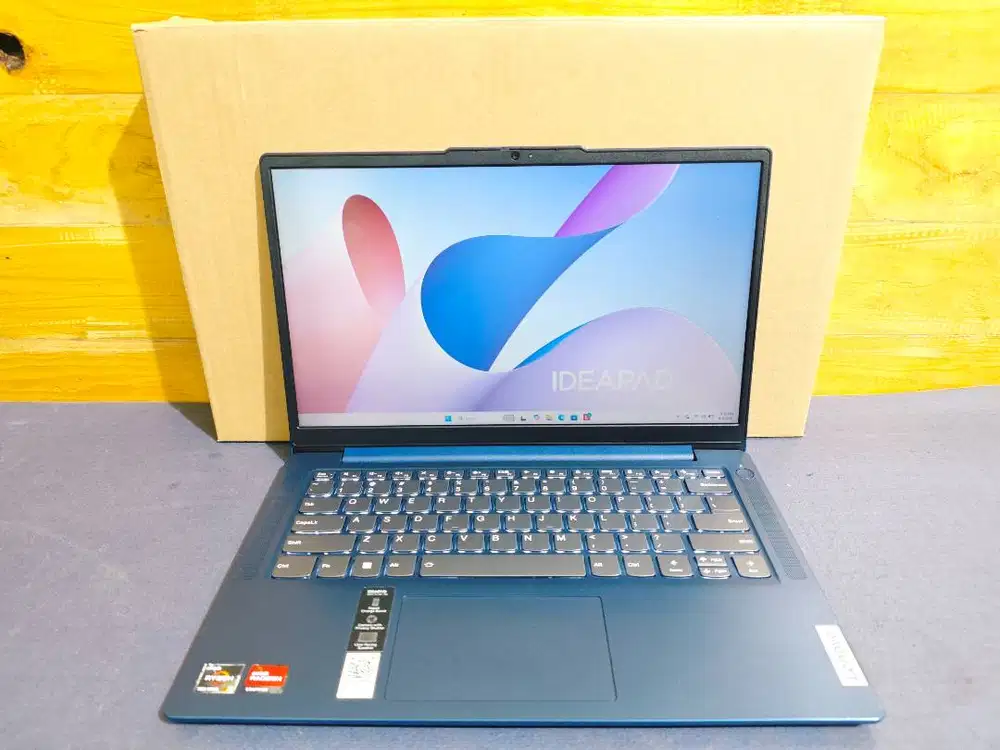 LENOVO IP Slim 3 AMD Ryzen 3-7320U RAM 8GB DDR5 SSD 512GB NVMe Fullset