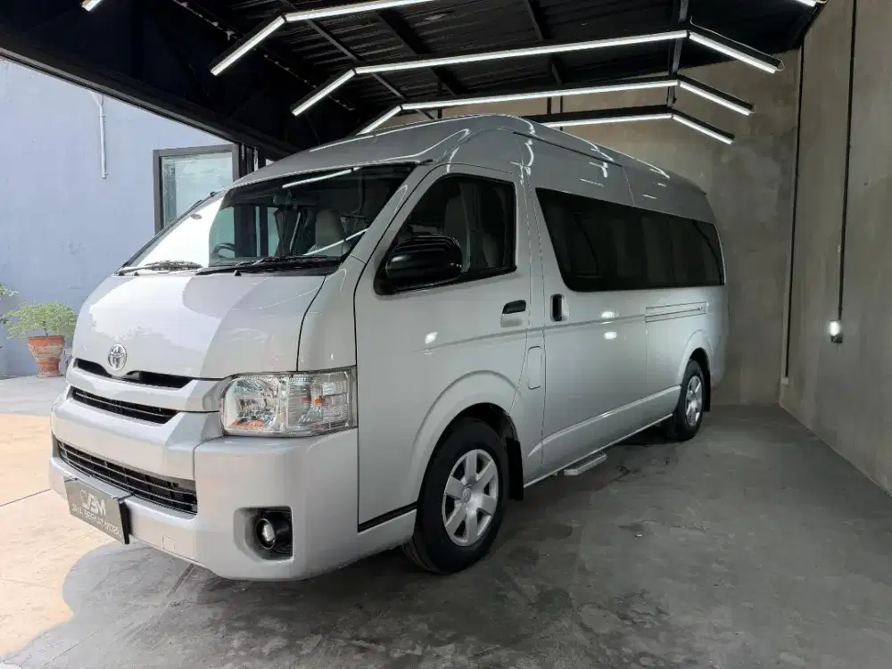 Toyota HIACE COMMUTER 2.5 MT 2018