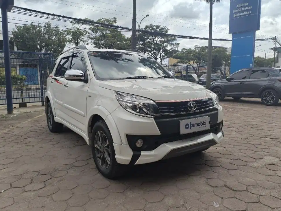 DP MURAH Toyota Rush 1.5 TRD Sportivo Ultimo Bensin-AT 2017 CEYPB