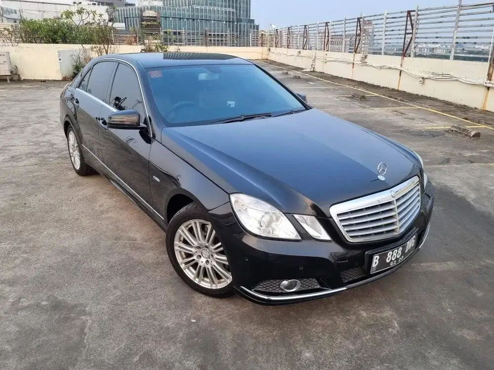 Mercedes Benz E Class W212 type E250 CGI th 2011/2010,,mewah bgt gan!!