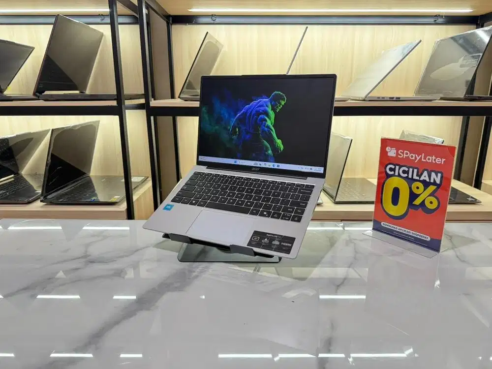 aacer aspire LITE SSD 256 GB RAM 8 GB LAYAR WUXGA
