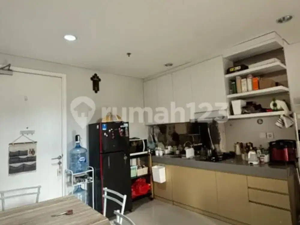 Semi Furnished Apartemen Paddington