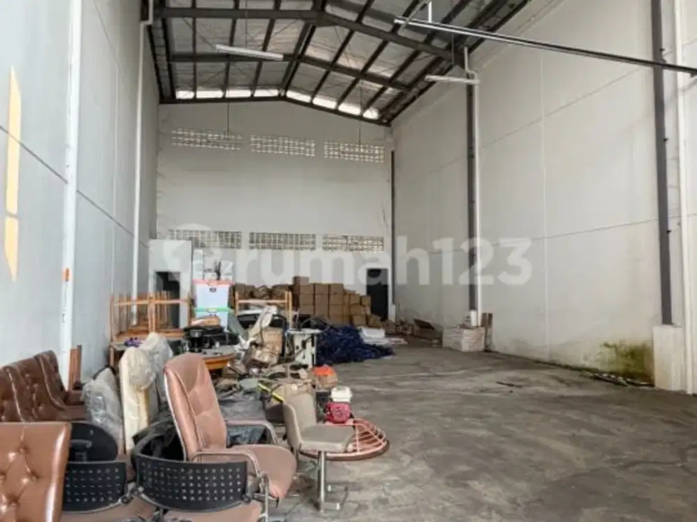 Disewakan Gudang di Taman Tekno SHM Hadap Utara BSD