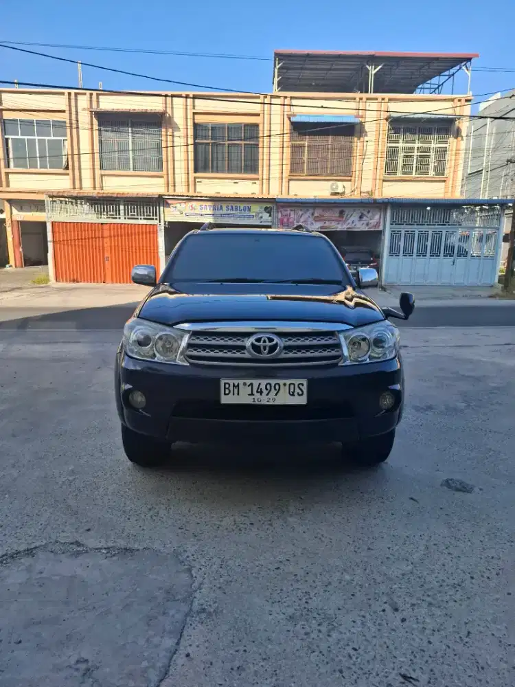 Fortuner tipe V lux 2.7 4x4 metic bensin 2009