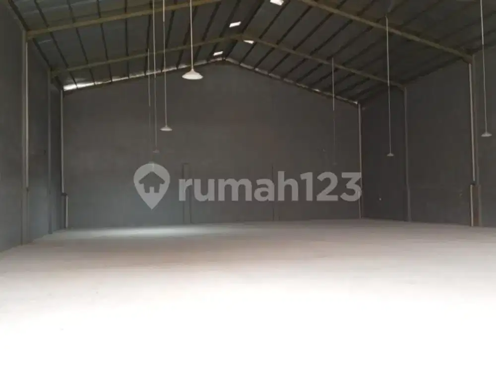 Gudang di Kavling Dpr Cipondoh Tangerang