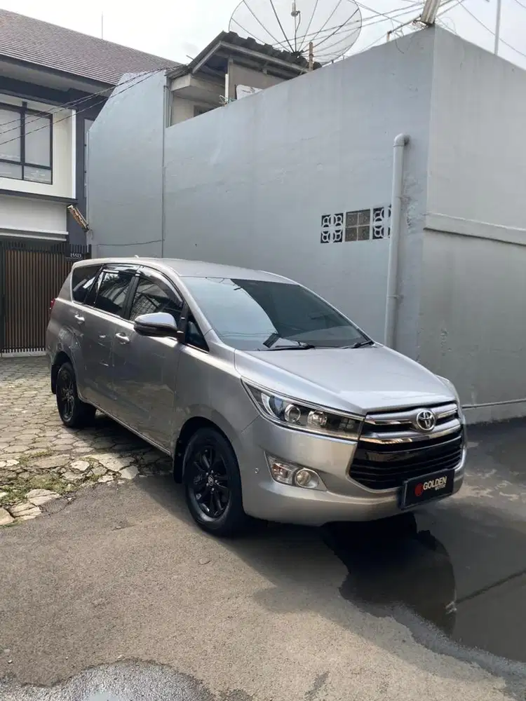 innova v diesel 2019 low km full original paint jaminan