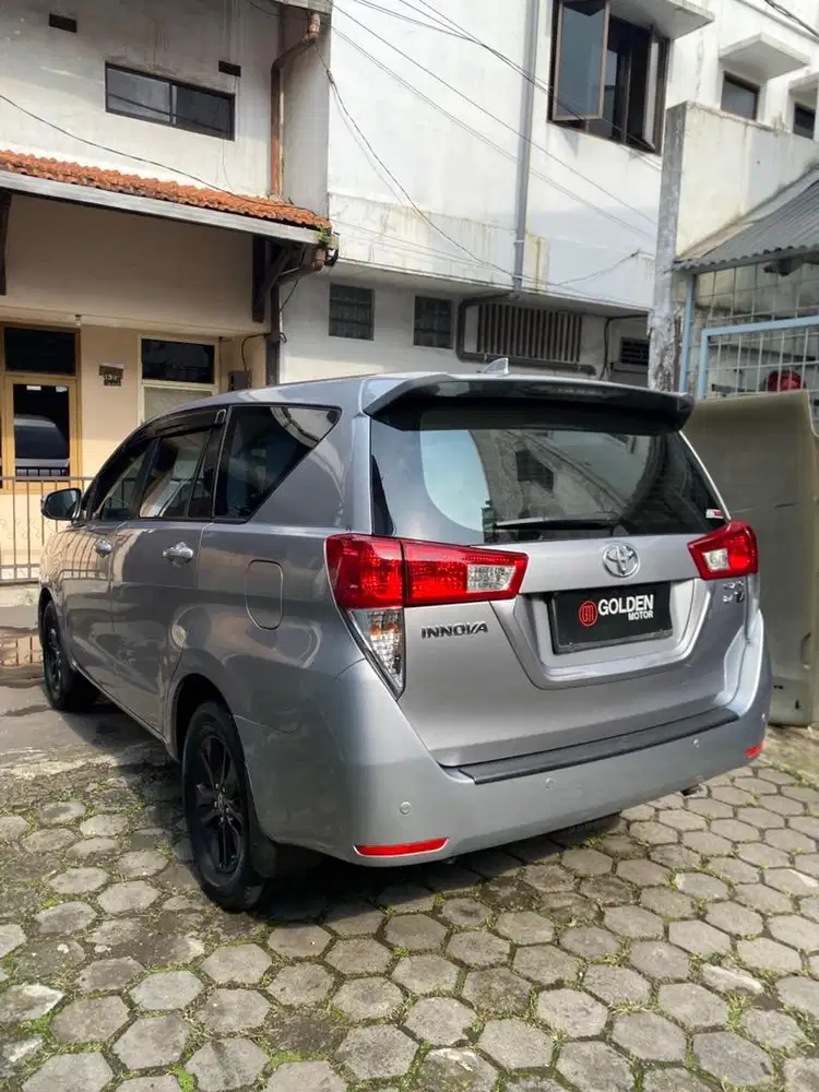 innova v diesel 2019 low km full original paint jaminan