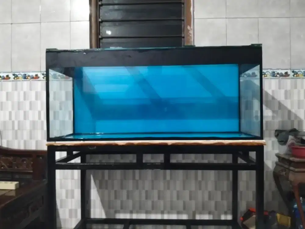 aquarium & mejanya siap pakai