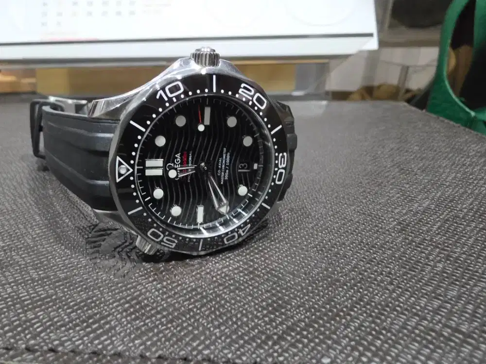 OMEGA SEAMASTER DIVER 300 BLACK