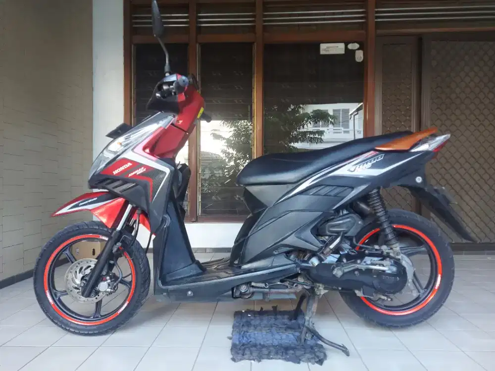 Honda Vario Techno 110 Karbu Merah