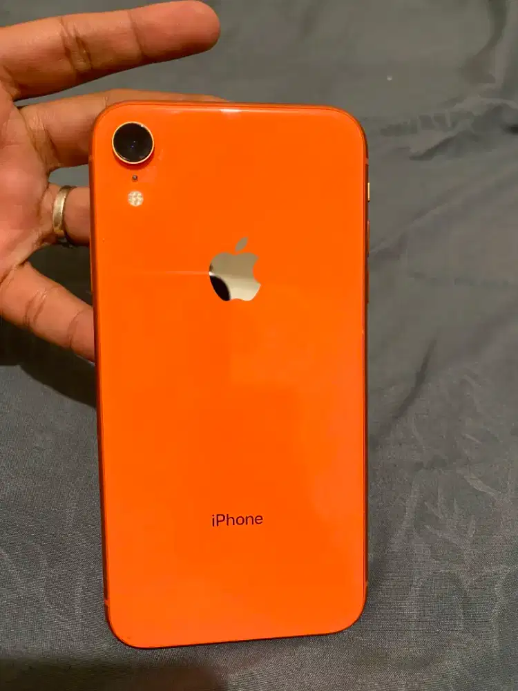 iphone xr  64gb