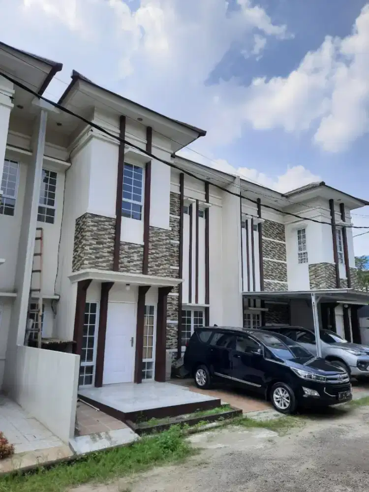 Dijual Rumah Town House Siap Huni !