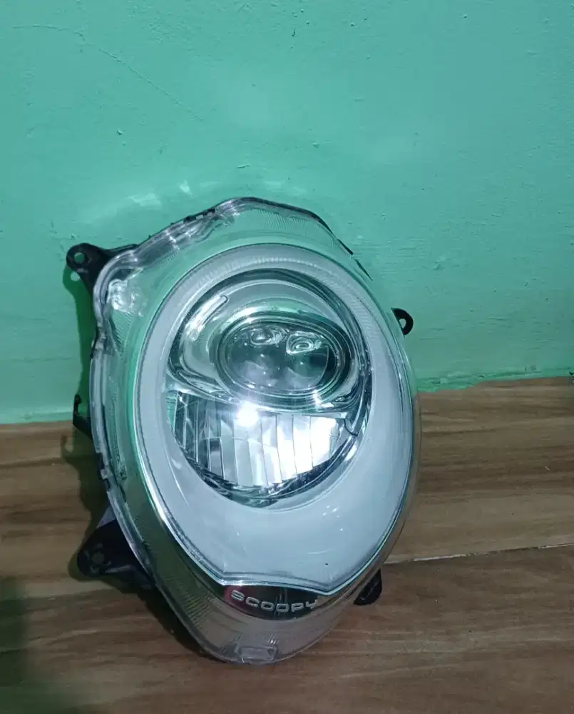Lampu depan Scopy 2021 - 2025