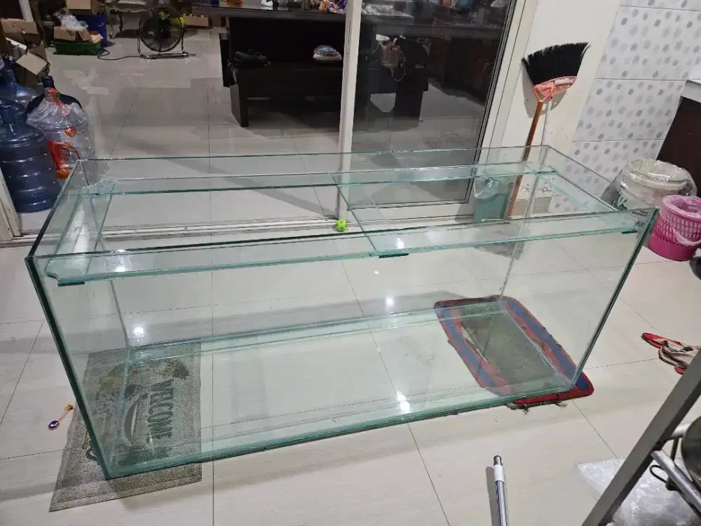 DI JUAL AQUARIUM BARU BUAT BELUM DI PAKAI KETEBALAN 1,2 CM (12 MM)