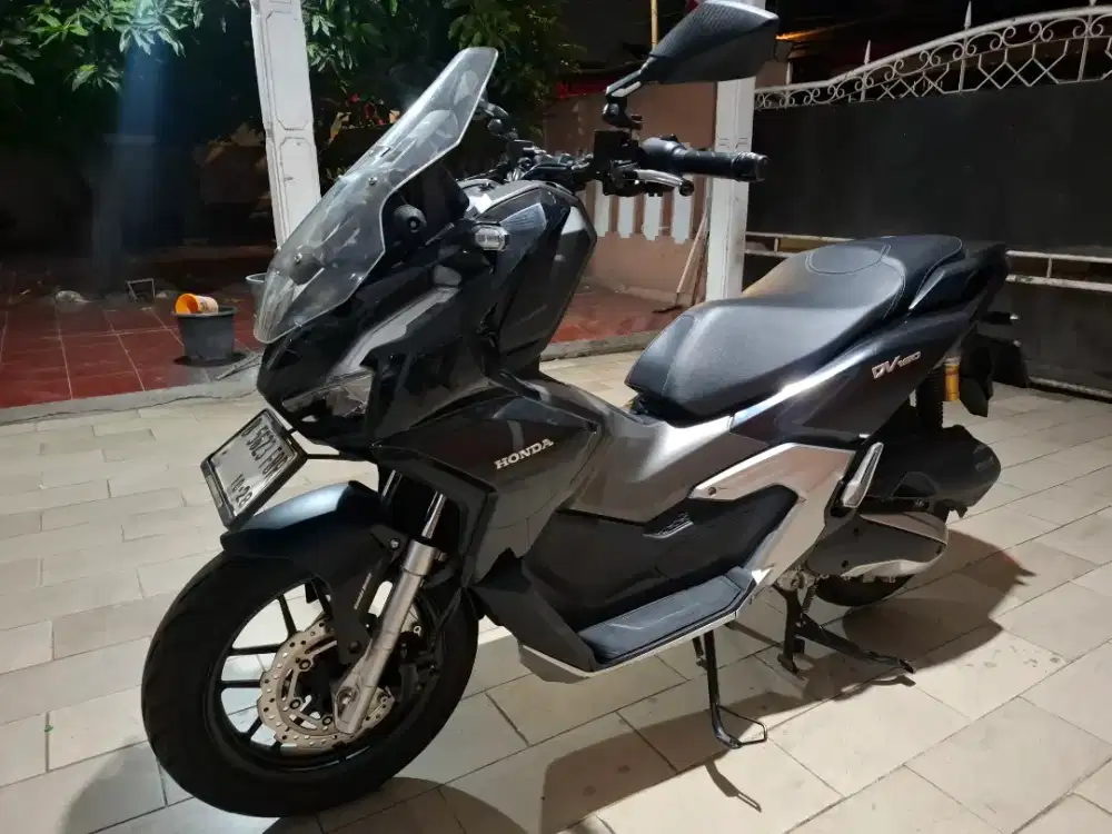 Honda ADV 160 CBS 2023 Hitam - Surat Lengkap Pajak Hidup Siap Pakai