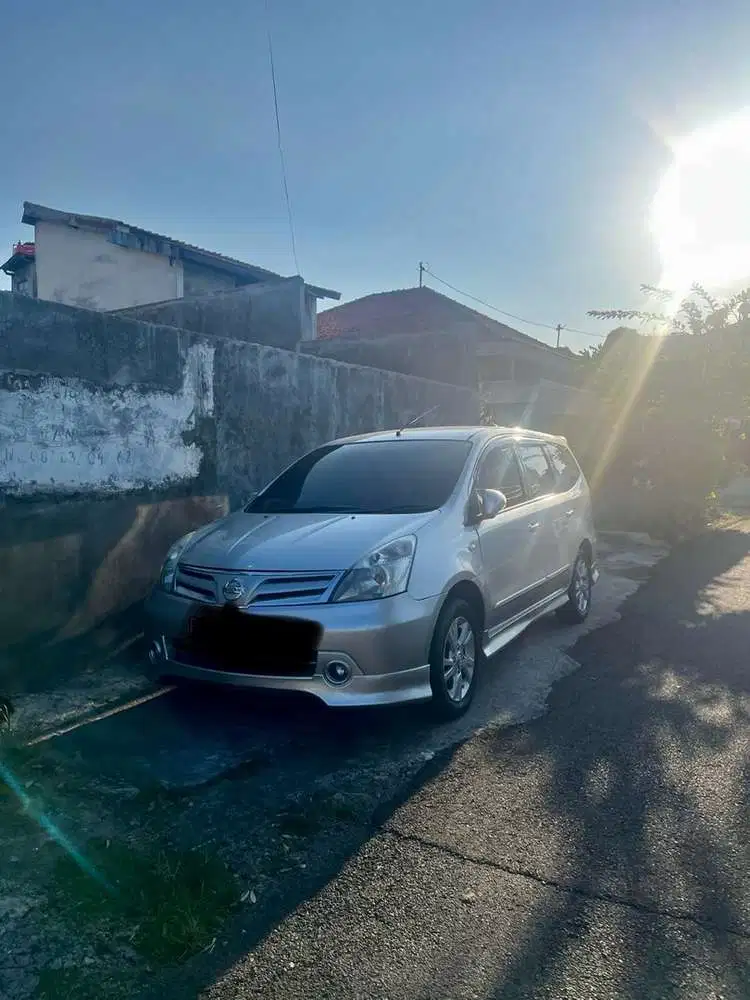 Nissan Grand livina 2011 Bensin