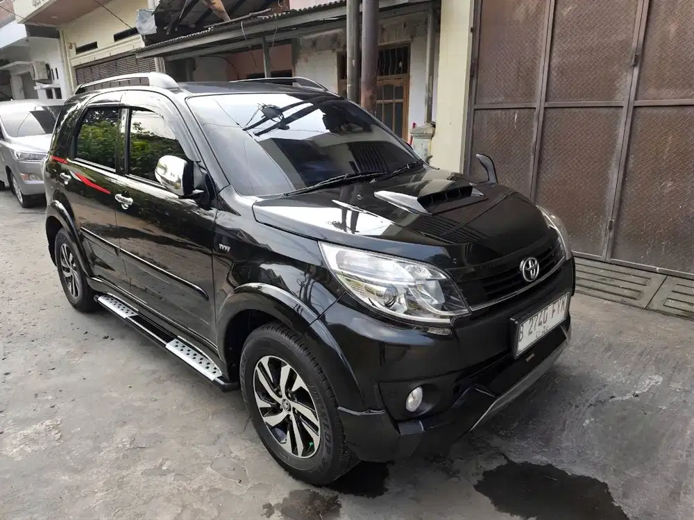 Toyota Rush TRD Sportivo Manual Tahun 2016 Hitam , 2017