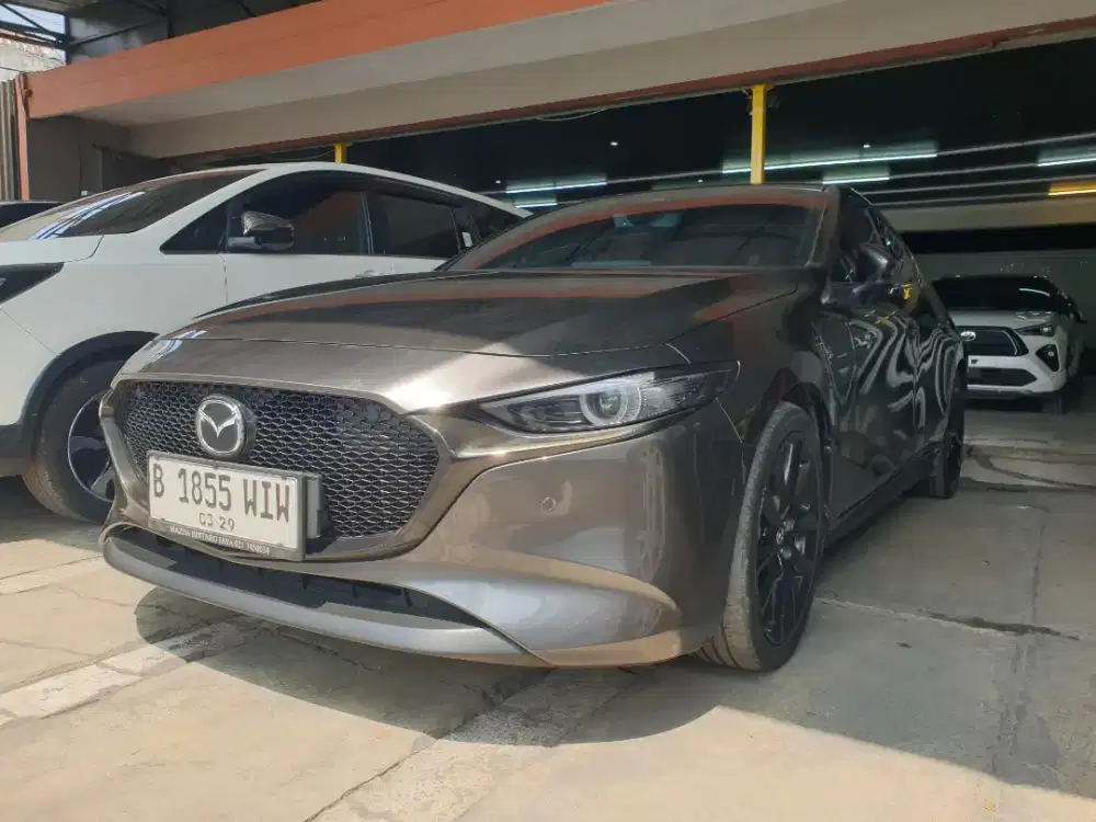 Mazda 3 Hatchback Full Option 2023 / 2024 Grey on Red KM 27ribu Tax On