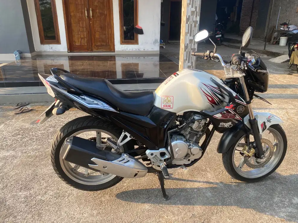 Scorpio z 2011 tangan pertama