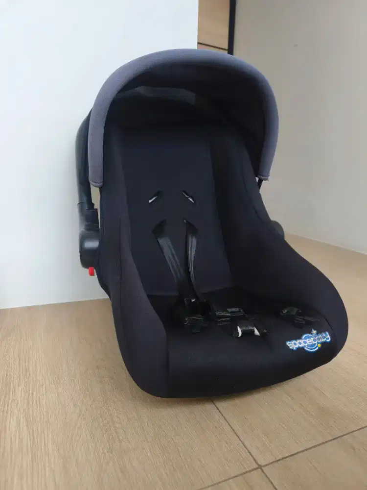 Preloved Carseat Baby Carrier Spacebaby