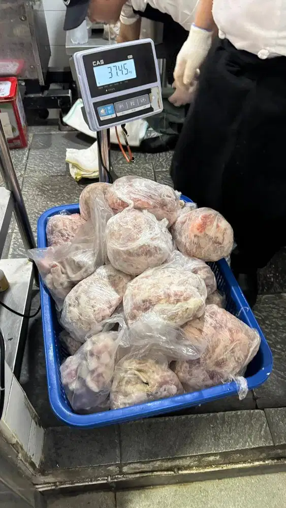 Lemak Babi Frozen Sisa Potongan (Pinggiran) - Cocok untuk Minyak Babi