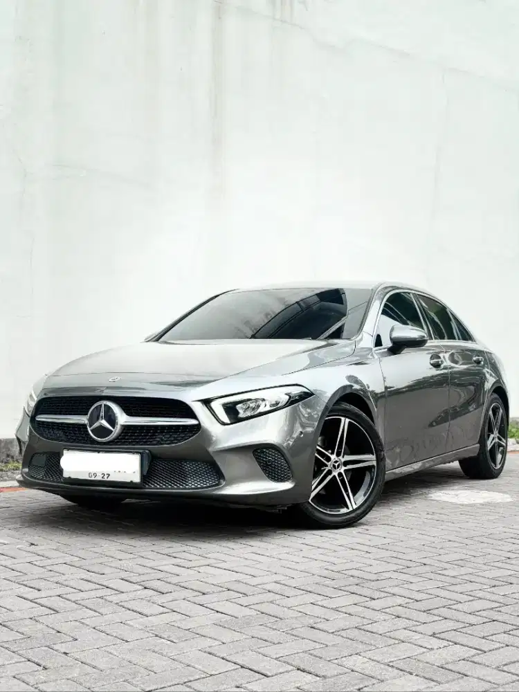[Cash] Mercedes benz A200 Mbux