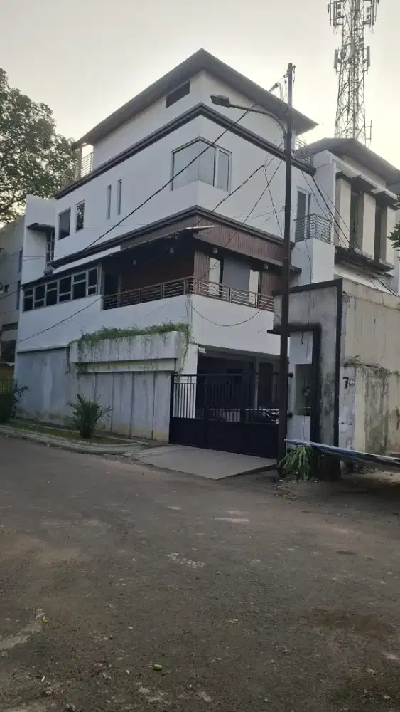 Hunian Premium 3 Lantai di Cipete Jakarta Selatan | Mulai Rp3,8 M