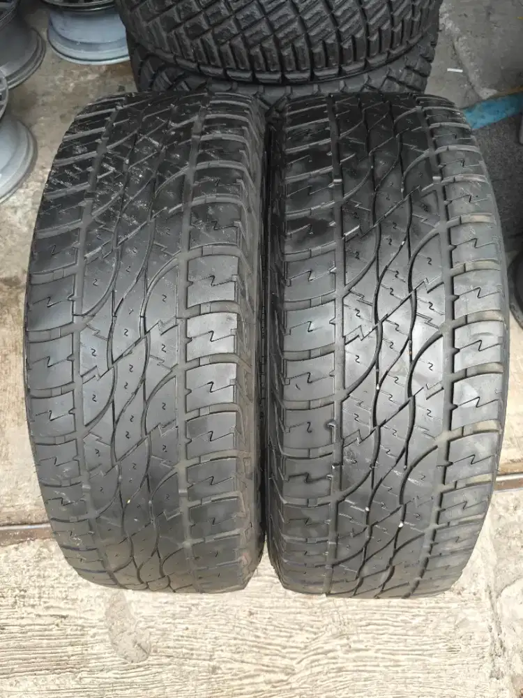 Jual ban copotan mrek acelera omikron A/T ukuran 265 65 R17 kond 80% 2