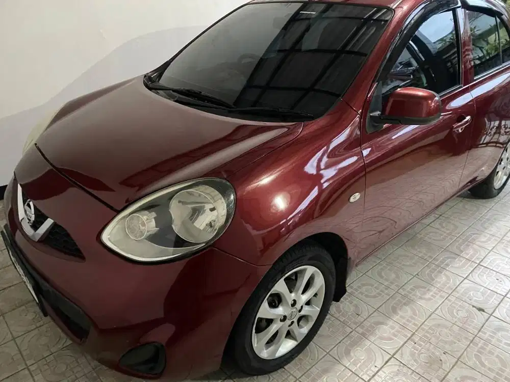 Nissan march facelift 1.2 L 2015 Merah