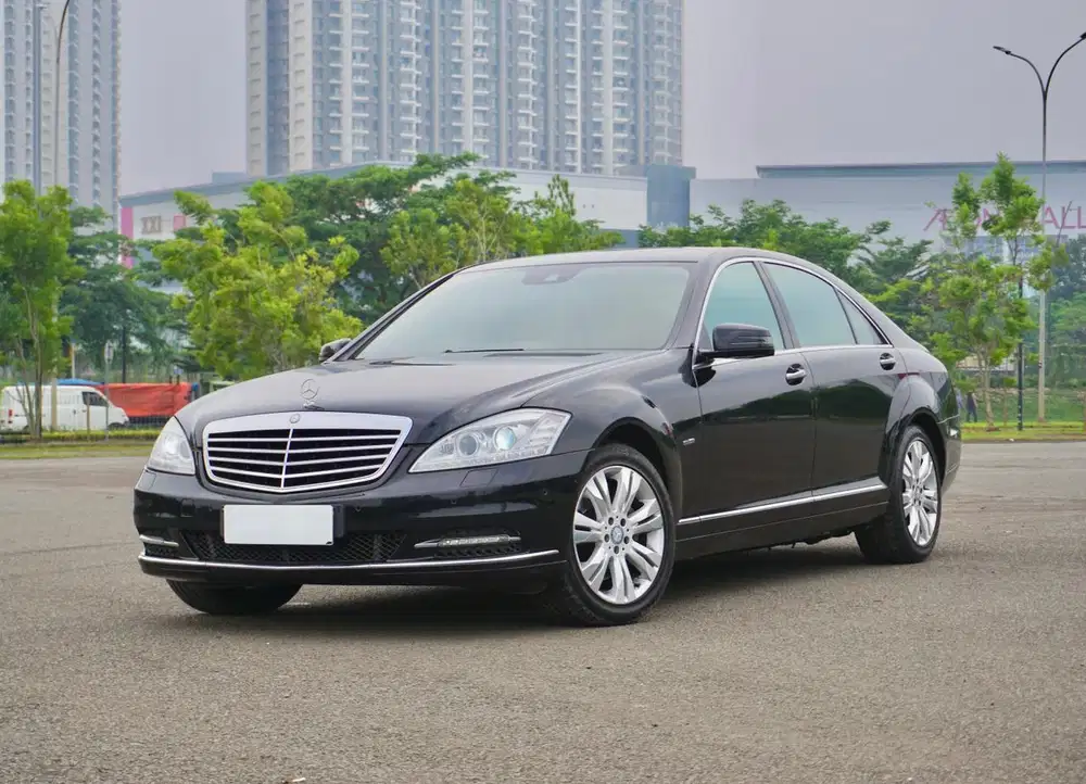 Mercedes Benz S350L CGI BlueEfficiency W221 2011 Hitam Mulus