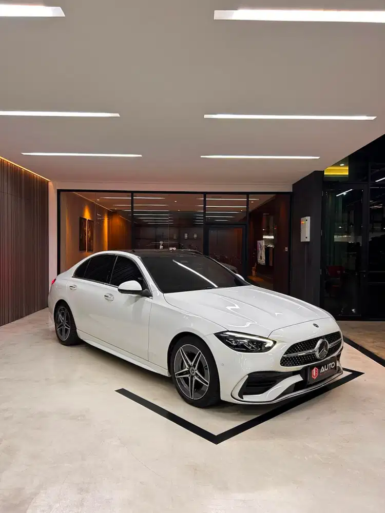 Mercedes Benz C300 AMG 2024 Mercy Km7rb Putih Nik 2023 B301KK