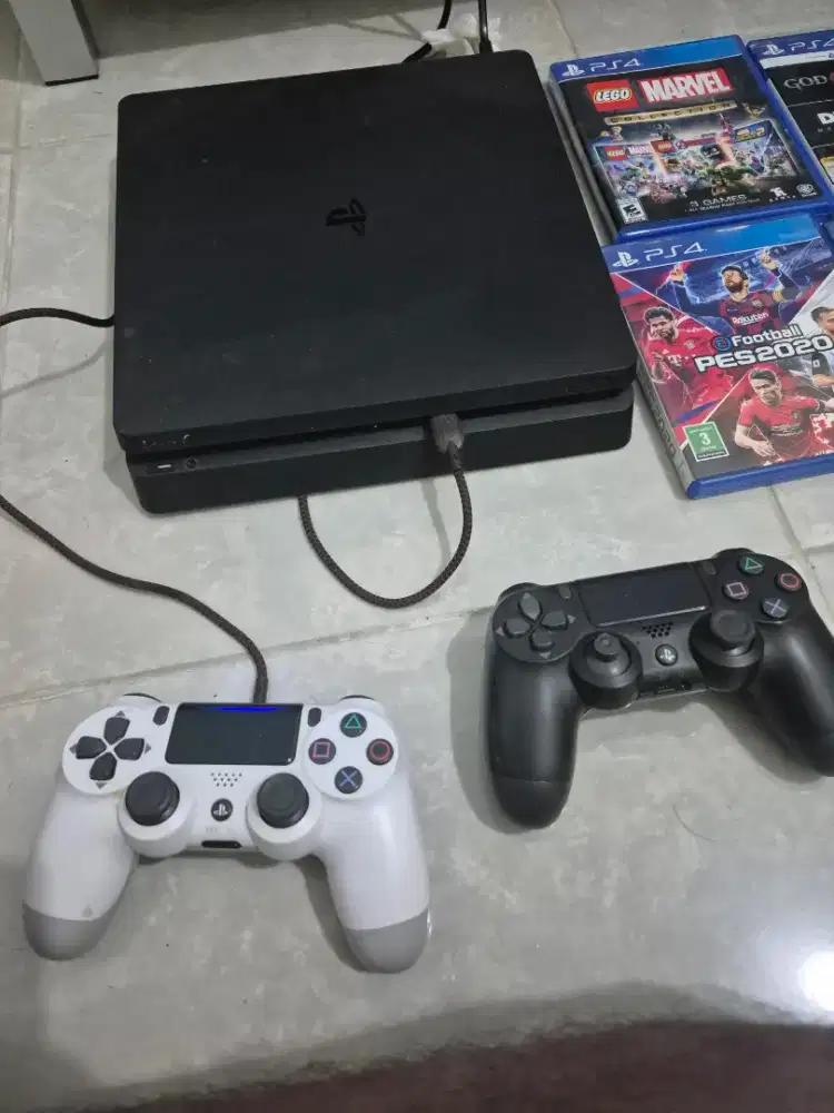 Jual PS4 Slim kondisi mulus