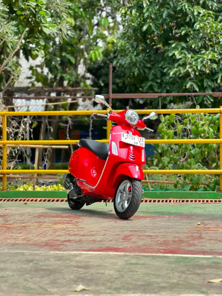 VESPA PRIMAVERA NEW MODEL 150 IGET ABS LED TH 2025 PERCECT CONDITION